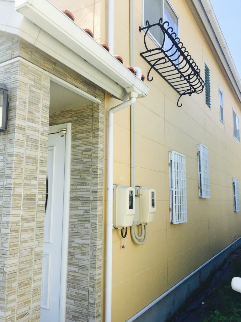 玄関画像。尾張旭市　U様　外壁塗装・防水リフォーム工事前の状況写真。現地による打ち合わせが終わりました。|パートナーホーム