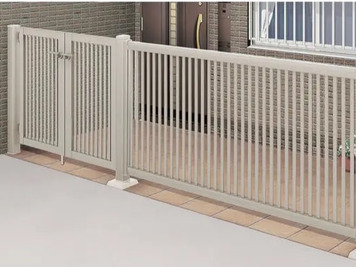 LIXIL　マンション向け　アルコーブ用商品【外構エクステリア商品】LIXIL　外構　門扉　アルミ形材　モダン　シンプル　 おしゃれ　エクステリア　愛知・名古屋の外構専門店パートナーホームのエクステリア製品一覧 ンション向け アルコーブ用商品　開き門扉AB TR1型 片開き フェンスAB TR1型 シャイングレー|パートナーホーム