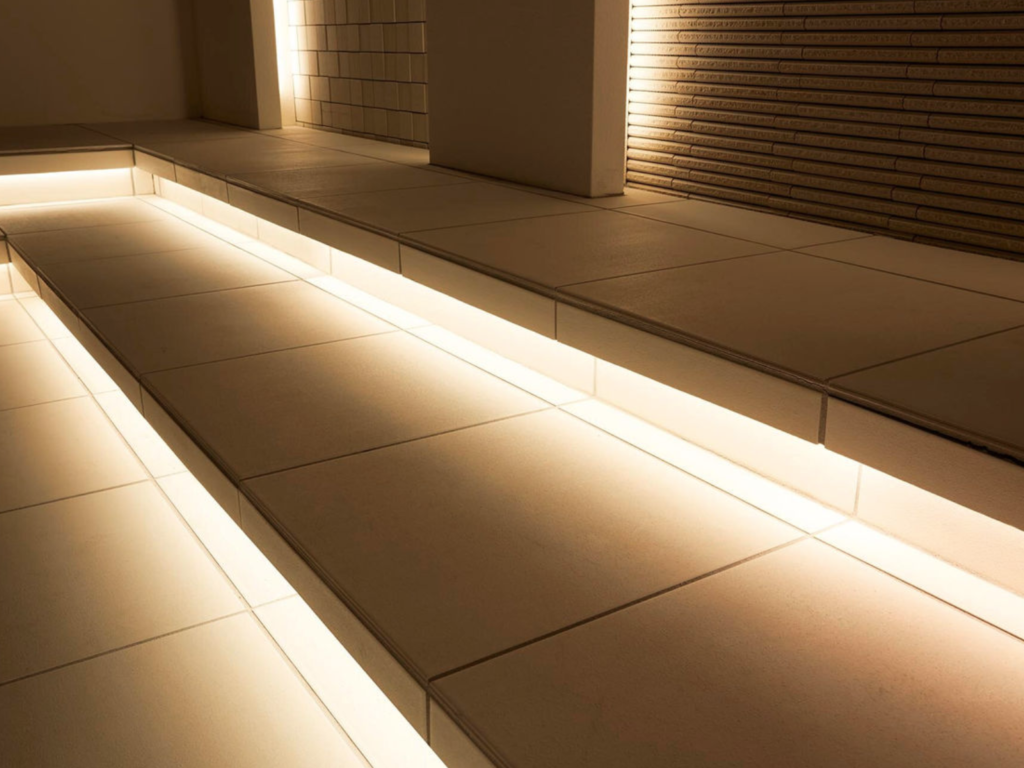 LIXIL　美彩　Line Light【外構エクステリア商品】LIXIL　照明　外構　モダン　 おしゃれ　エクステリア　愛知・名古屋の外構専門店パートナーホームのエクステリア　製品一覧　美彩　Line Light　ラインライト　|パートナーホーム