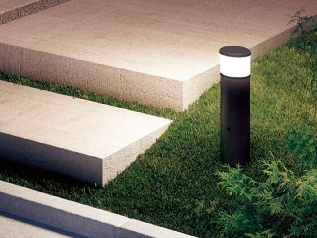 LIXIL　エントランスライト　LEK-24.25.26.27型　【外構エクステリア商品】ブラック　LIXIL　照明　外構　モダン　 おしゃれ　エクステリア　愛知・名古屋の外構専門店パートナーホームのエクステリア　製品一覧　エントランスライト　遮光タイプLEK-24型、25型|パートナーホーム