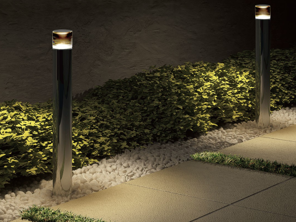 LIXIL　美彩　Lowpole Light【外構エクステリア商品】下配光型：アプローチに最適な「ノングレア」　LIXIL　照明　外構　モダン　 おしゃれ　エクステリア　愛知・名古屋の外構専門店パートナーホームのエクステリア　製品一覧　美彩　Lowpole Light　ローポールライト|パートナーホーム