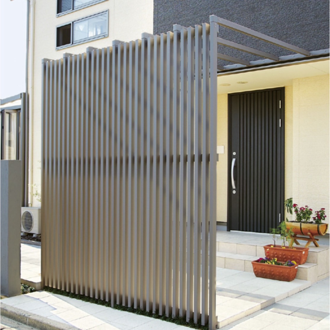 フェンス　外構　モダン　 おしゃれ　エクステリア　愛知・名古屋の外構専門店パートナーホームのエクステリア　製品一覧　空間創造スクリーン スリットライン　パーゴラスタイル|パートナーホーム