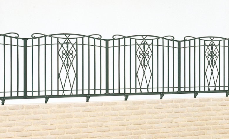 フェンス　外構　モダン　 おしゃれ　エクステリア　愛知・名古屋の外構専門店パートナーホームのエクステリア　製品一覧　キャスティナ　A型　スモークグリーン|パートナーホーム