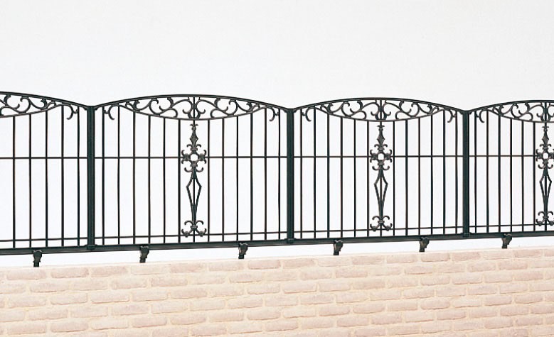 フェンス　外構　モダン　 おしゃれ　エクステリア　愛知・名古屋の外構専門店パートナーホームのエクステリア　製品一覧　キャスティナ　マイルドブラック|パートナーホーム