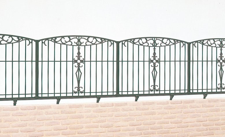 フェンス　外構　モダン　 おしゃれ　エクステリア　愛知・名古屋の外構専門店パートナーホームのエクステリア　製品一覧　キャスティナ　スモークグリーン|パートナーホーム