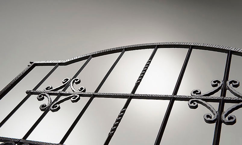 フェンス　外構　モダン　 おしゃれ　エクステリア　愛知・名古屋の外構専門店パートナーホームのエクステリア　製品一覧　アプローチルナ フェンス　CL型　直線と曲線が調和した意匠|パートナーホーム