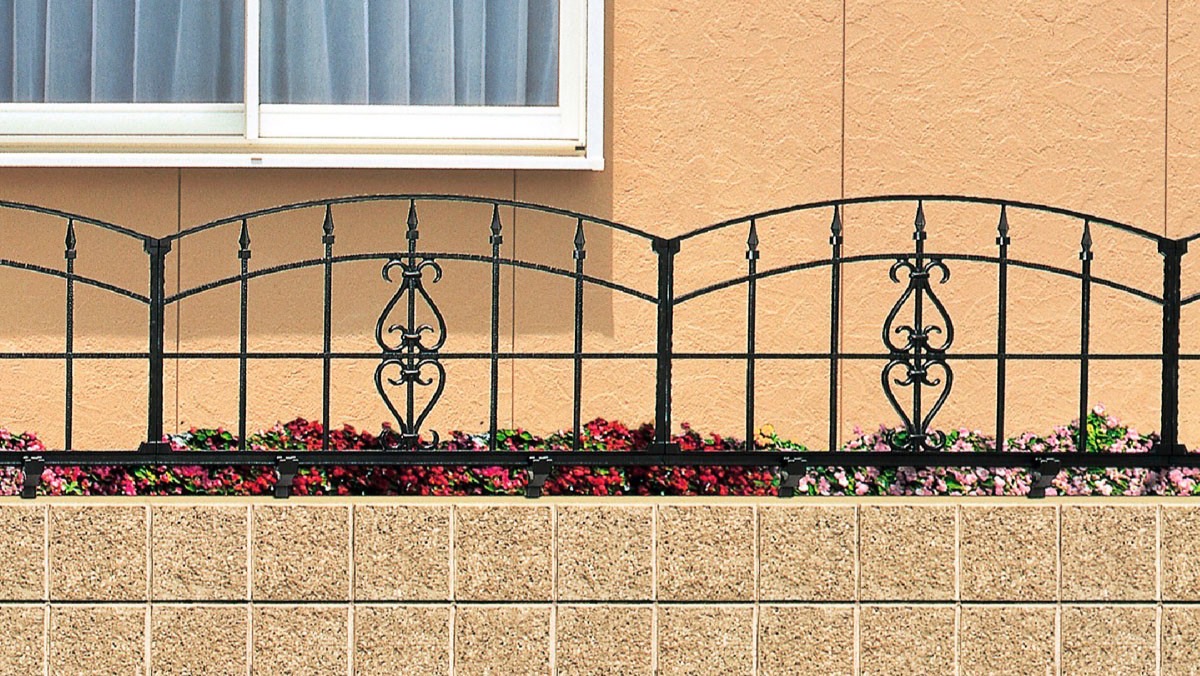 フェンス　外構　モダン　 おしゃれ　エクステリア　愛知・名古屋の外構専門店パートナーホームのエクステリア　製品一覧　コラゾン1型フェンス　マイルドブラック|パートナーホーム