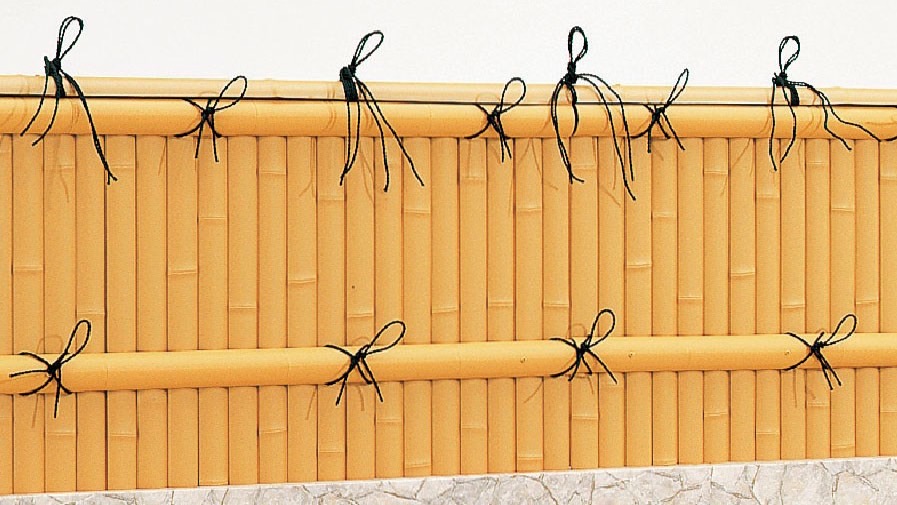 フェンス　和風竹垣フェンス＜京香（きょうか）＞　外構　和風　モダン　 おしゃれ　エクステリア　愛知・名古屋の外構専門店パートナーホームのエクステリア　製品一覧　和風竹垣フェンス＜京香＞　フリーポールタイプ パネルの内側に柱を立てるタイプで、所定の柱取付ピッチ以内なら柱を自由に調整でき、アルミ形材フェンスと同等の施工性を持っています。|パートナーホーム