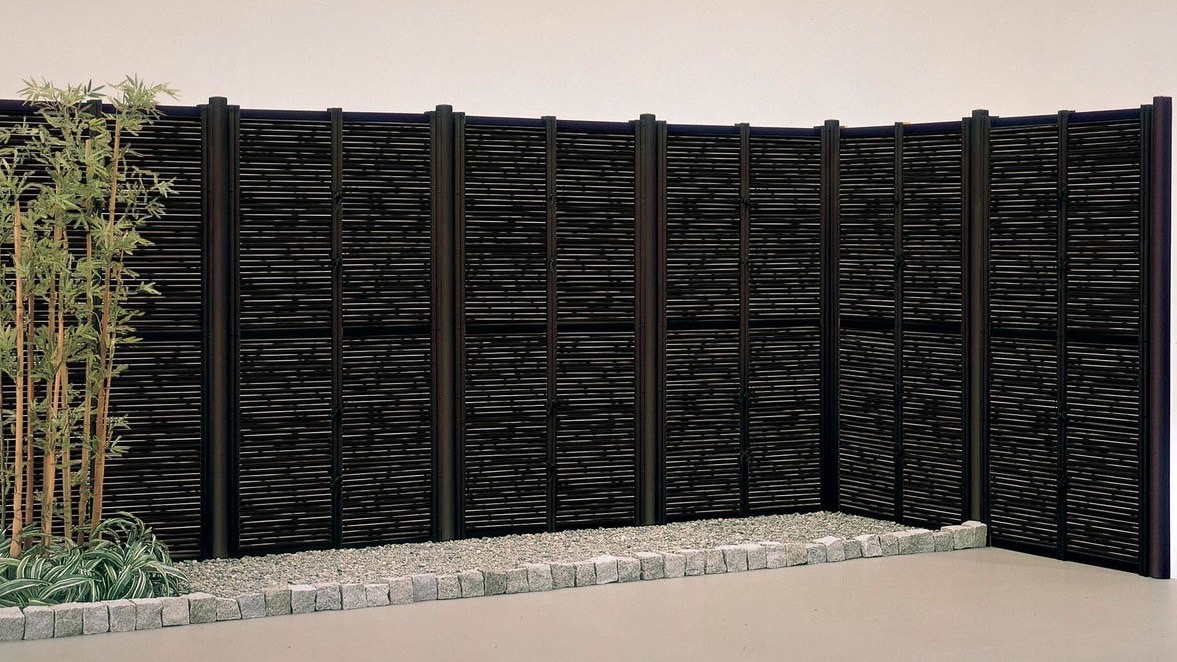 フェンス　和風竹垣フェンス＜京香（きょうか）＞　外構　和風　モダン　 おしゃれ　エクステリア　愛知・名古屋の外構専門店パートナーホームのエクステリア　製品一覧　京香　デザイン御簾垣　黒竹|パートナーホーム