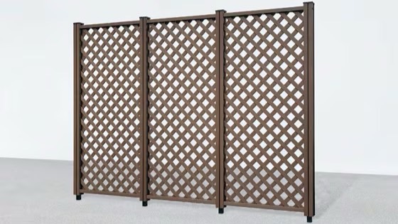 フェンス　外構　モダン　 おしゃれ　エクステリア　愛知・名古屋の外構専門店パートナーホームのエクステリア　製品一覧　木樹脂フェンス（間柱式）間柱式は高さ1800mmまで対応 間柱式の高さは、600mm〜1800mmを200mmピッチで6サイズを用意。用途に合わせて選べます。（型によって設定のないサイズがあります。）|パートナーホーム