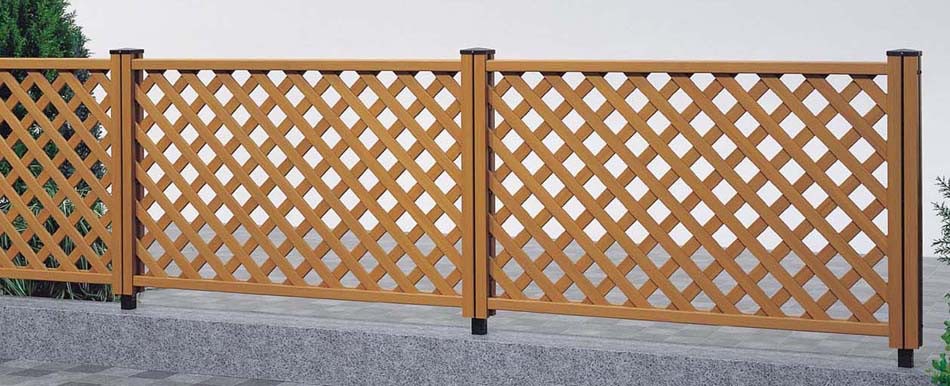 フェンス　外構　モダン　 おしゃれ　エクステリア　愛知・名古屋の外構専門店パートナーホームのエクステリア　製品一覧　5型（密ラチス）ライトブラウンP|パートナーホーム