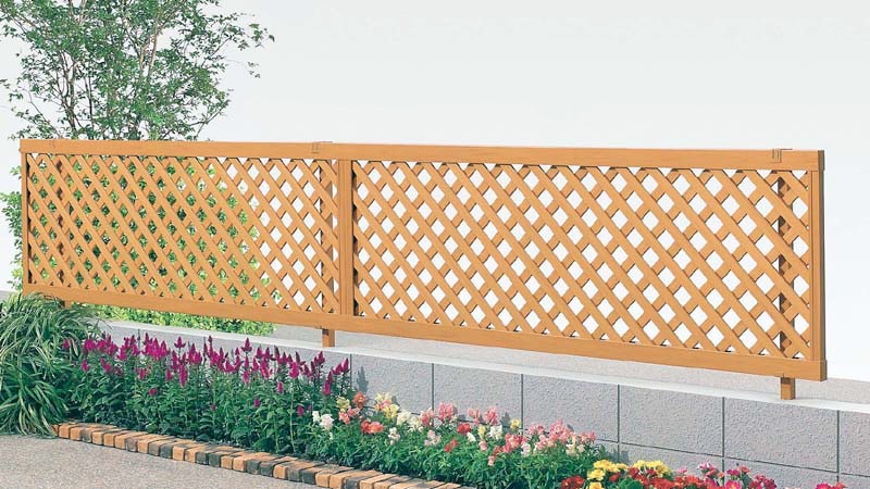 フェンス　外構　モダン　 おしゃれ　エクステリア　愛知・名古屋の外構専門店パートナーホームのエクステリア　製品一覧　J5型（密ラチス）ライトブラウンP|パートナーホーム