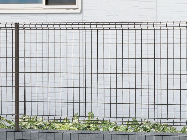 LIXIL　ハイグリッドフェンスN8型・UF8型【外構エクステリア商品】|フェンス　スチール　ステンレス　外構　モダン　 おしゃれ　エクステリア　愛知・名古屋の外構専門店パートナーホームのエクステリア　製品一覧　ハイグリッドフェンスUF8型　オータムブラウン　サムネイル|パートナーホーム