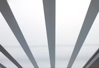 LIXIL　カーポート　外構　モダン　 おしゃれ　エクステリア　愛知・名古屋の外構専門店パートナーホームのエクステリア　製品一覧　アーキフィールド　中骨レス構造で実現する、本を読む時間も邪魔をしない影のカタチ|パートナーホーム