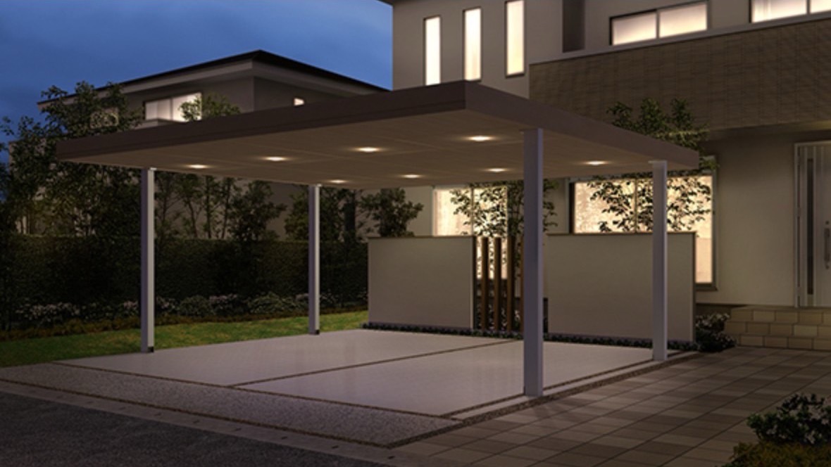 LIXIL　カーポート　外構　モダン　 おしゃれ　エクステリア　愛知・名古屋の外構専門店パートナーホームのエクステリア　製品一覧　Gルーフ カールーフタイプ　パネル天井材＋スクエアライト|パートナーホーム