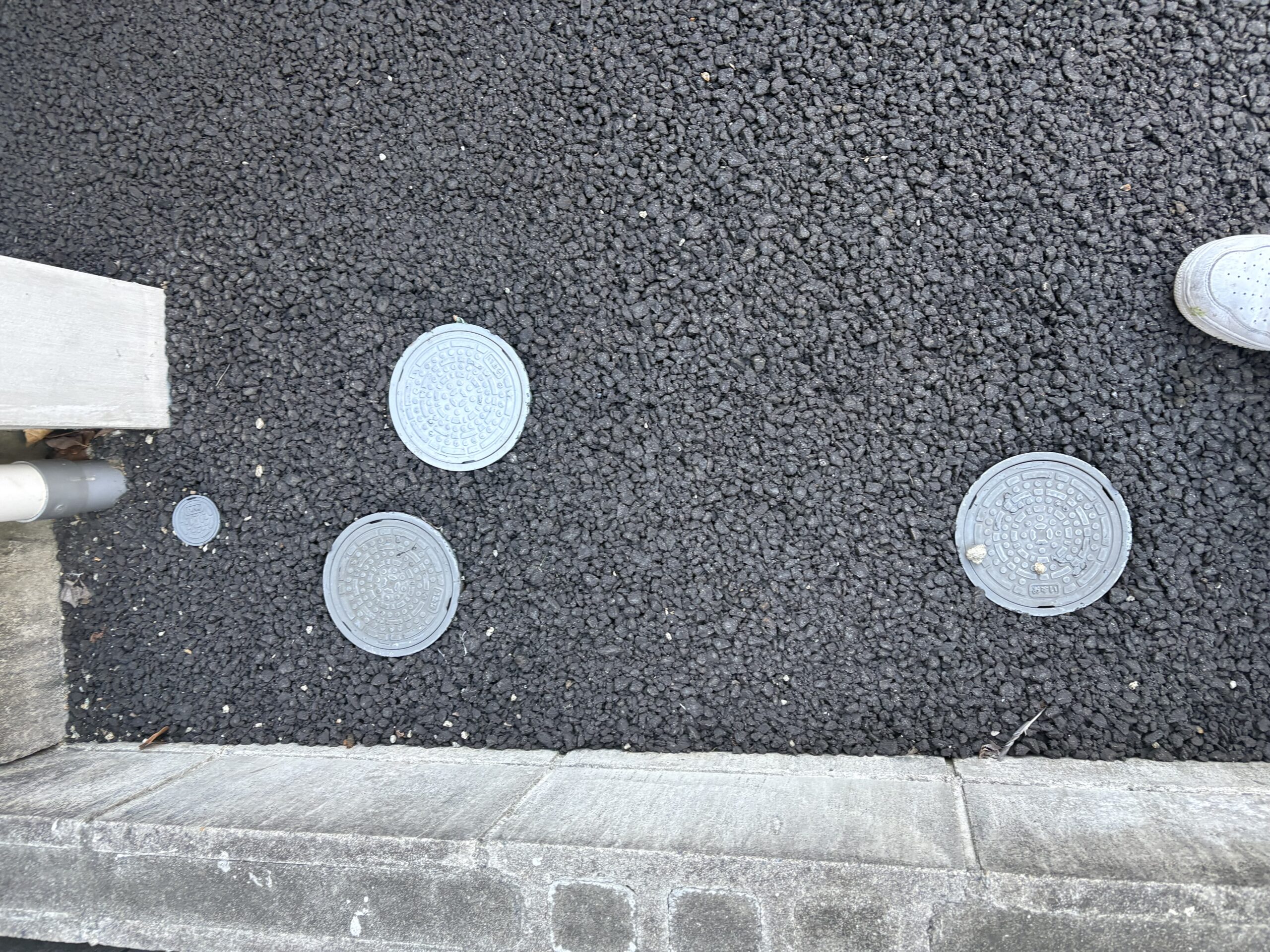 カーポートを設置する際の注意点💭… ⸒⸒349【愛知・名古屋の外構工事専門店ブログ】|カーポート工事の注意点　ガス管や配管　柱位置の確認　外構工事|パートナーホーム