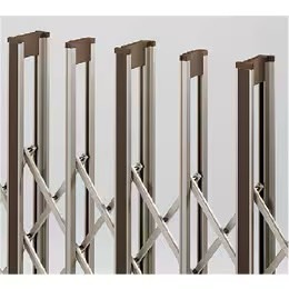 LIXIL　伸縮門扉　伸縮ゲート　外構　モダン　 おしゃれ　エクステリア　愛知・名古屋の外構専門店パートナーホームのエクステリア　製品一覧　アルシャインⅡ　Cタイプ 上桟キャップ、縦桟がラッピング形材色です。|パートナーホーム