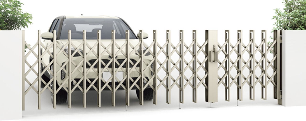 LIXIL　伸縮門扉　伸縮ゲート　外構　モダン　 おしゃれ　エクステリア　愛知・名古屋の外構専門店パートナーホームのエクステリア　製品一覧　伸縮門扉QA HG型　親子　H1250(135+310)W　ｼｬｲﾝｸﾞﾚｰ|パートナーホーム