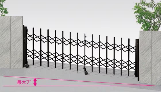 LIXIL　伸縮門扉　伸縮ゲート　外構　モダン　 おしゃれ　エクステリア　愛知・名古屋の外構専門店パートナーホームのエクステリア　製品一覧　カーゲート セレビューMシリーズ　［傾斜タイプ］のMK型 最大傾斜角度上がり7°、下り5°まで取り付けができる、傾斜地タイプ（キャスター式）です。|パートナーホーム
