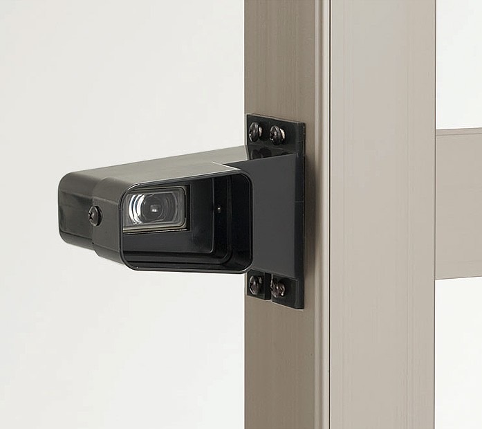 LIXIL　伸縮門扉　伸縮ゲート　外構　モダン　 おしゃれ　エクステリア　愛知・名古屋の外構専門店パートナーホームのエクステリア　製品一覧　グランシャイン　Cタイプ 　電動タイプ　開口部分への障害物の進入を確実に感知し、すみやかに止まります。|パートナーホーム