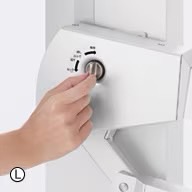 LIXIL　跳ね上げ門扉　オーバードア　外構　モダン　 おしゃれ　エクステリア　愛知・名古屋の外構専門店パートナーホームのエクステリア　製品一覧　ワイドオーバードアS・オーバードアS　人に優しいワンタッチロック 扉のロック機構はワンタッチ式。大きなつまみで、操作がしやすくなりました。|パートナーホーム