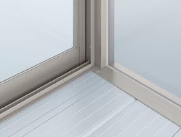 LIXIL　ひさし　軒下　縁側　モダン　 おしゃれ　エクステリア　愛知・名古屋の外構専門店パートナーホームのエクステリア　製品一覧　サニージュ　デッキボード仕様|パートナーホーム