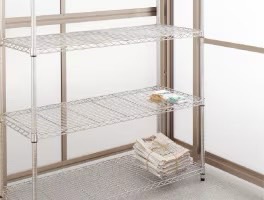 LIXIL　ひさし　軒下　縁側　ガーデンスペース　物置　洗濯　モダン　 おしゃれ　エクステリア　愛知・名古屋の外構専門店パートナーホームのエクステリア　製品一覧　スピーネストックヤード　ゴミ袋や古新聞、古雑誌をくくるヒモなどを置いておけばその場でゴミを一カ所にまとめられ、ゴミ出しの作業もはかどります。 ※棚は市販品をお求めください。|パートナーホーム