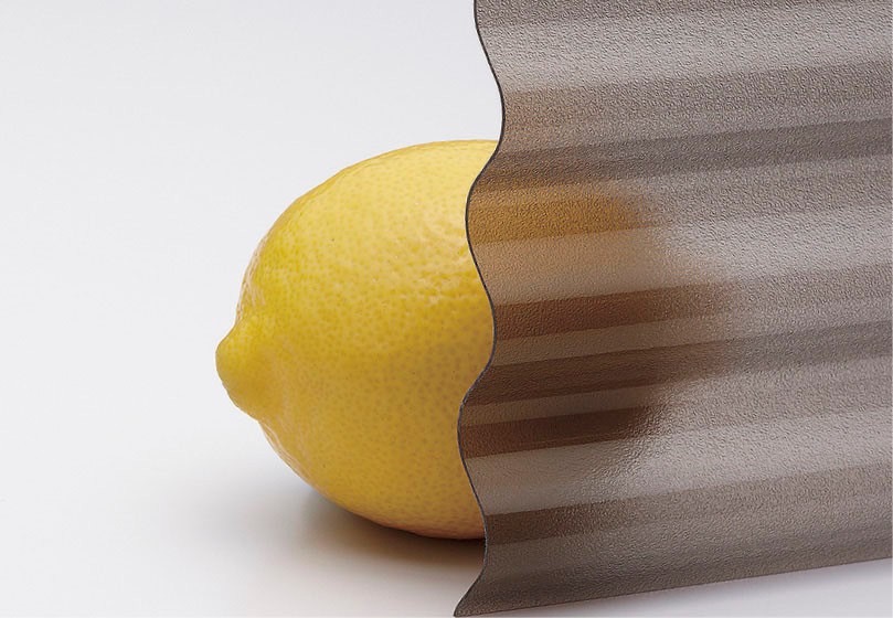 LIXIL　ひさし　軒下　縁側　ガーデンスペース　物置　洗濯　モダン　 おしゃれ　エクステリア　愛知・名古屋の外構専門店パートナーホームのエクステリア　製品一覧　囲い上手　ブラウンスモークマットA|パートナーホーム