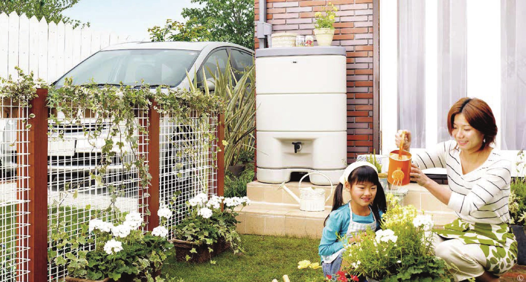 LIXIL　雨水　タンク　うち水　水やり　エコ　モダン　 おしゃれ　エクステリア　愛知・名古屋の外構専門店パートナーホームのエクステリア　製品一覧　エコリス 雨水タンク　フル画像　|パートナーホーム