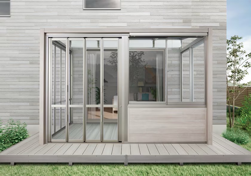 LIXIL　ひさし　軒下　縁側　ガーデンスペース　ガーデンルーム　ワンランク上　モダン　 おしゃれ　エクステリア　愛知・名古屋の外構専門店パートナーホームのエクステリア　製品一覧　ガーデンルームGF　日々の使い勝手のよさを追求 半分を折戸、半分を腰壁にするなど、ライフスタイルに合わせて組み合わせ可能。デスクや植栽など、アレンジも楽しみの一つ。|パートナーホーム