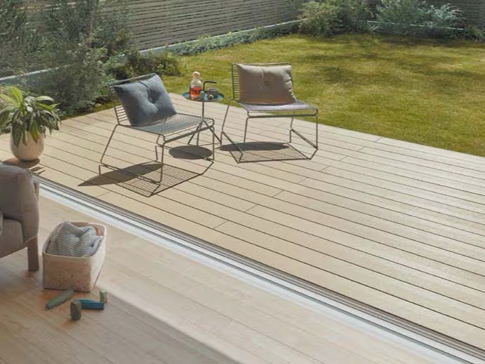 LIXIL　樹ら楽ステージ　バリエーション【外構エクステリア商品】サムネイル　LIXIL　ガーデンスペース　ウッドデッキ　タイルデッキ　モダン　おしゃれ　エクステリア　愛知・名古屋の外構専門店パートナーホームのエクステリア　製品一覧　樹ら楽ステージ　|パートナーホーム