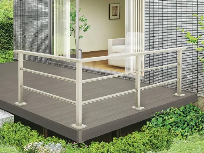 LIXIL　ガーデンスペース　ウッドデッキ　モダン　おしゃれ　エクステリア　愛知・名古屋の外構専門店パートナーホームのエクステリア　製品一覧　デッキフェンス モダンデッキフェンス　フラットラインパネル✕3スパン（直角コーナー）T-8|パートナーホーム