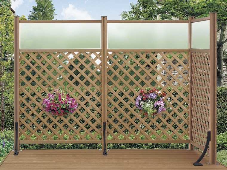 LIXIL　ウッドパーティション【外構エクステリア商品】LIXIL　ガーデンスペース　ウッドデッキ　モダン　おしゃれ　エクステリア　愛知・名古屋の外構専門店パートナーホームのエクステリア　製品一覧　ウッドパーティション　ｳｯﾄﾞﾊﾟｰﾃｨｼｮﾝ 2段ﾊﾟﾈﾙ仕様 (ﾌﾟﾗｲﾊﾞｼｰﾊﾟﾈﾙ) ﾗｲﾄｳｯﾄﾞ|パートナーホーム