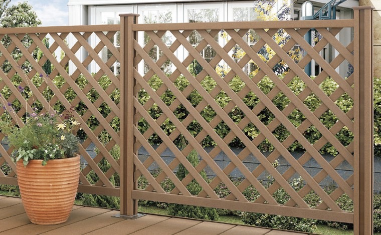 LIXIL　ガーデンスペース　ウッドデッキ　モダン　おしゃれ　エクステリア　愛知・名古屋の外構専門店パートナーホームのエクステリア　製品一覧　ウッドパーティション　ｳｯﾄﾞﾊﾟｰﾃｨｼｮﾝ ﾗｲﾄｳｯﾄﾞ|パートナーホーム