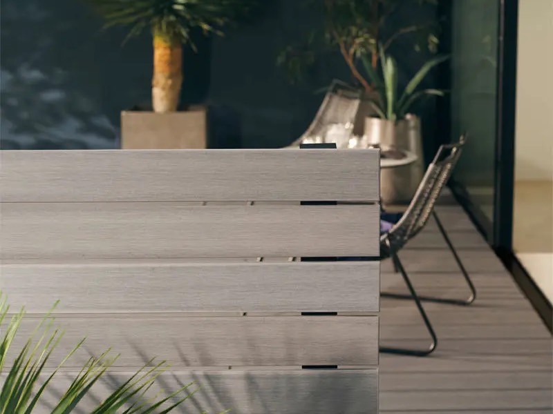 LIXIL　ガーデンスペース　ウッドデッキ　モダン　おしゃれ　エクステリア　愛知・名古屋の外構専門店パートナーホームのエクステリア　製品一覧　デザイナーズパーツフェンス デッキ仕様　デッキDSフェンス|パートナーホーム