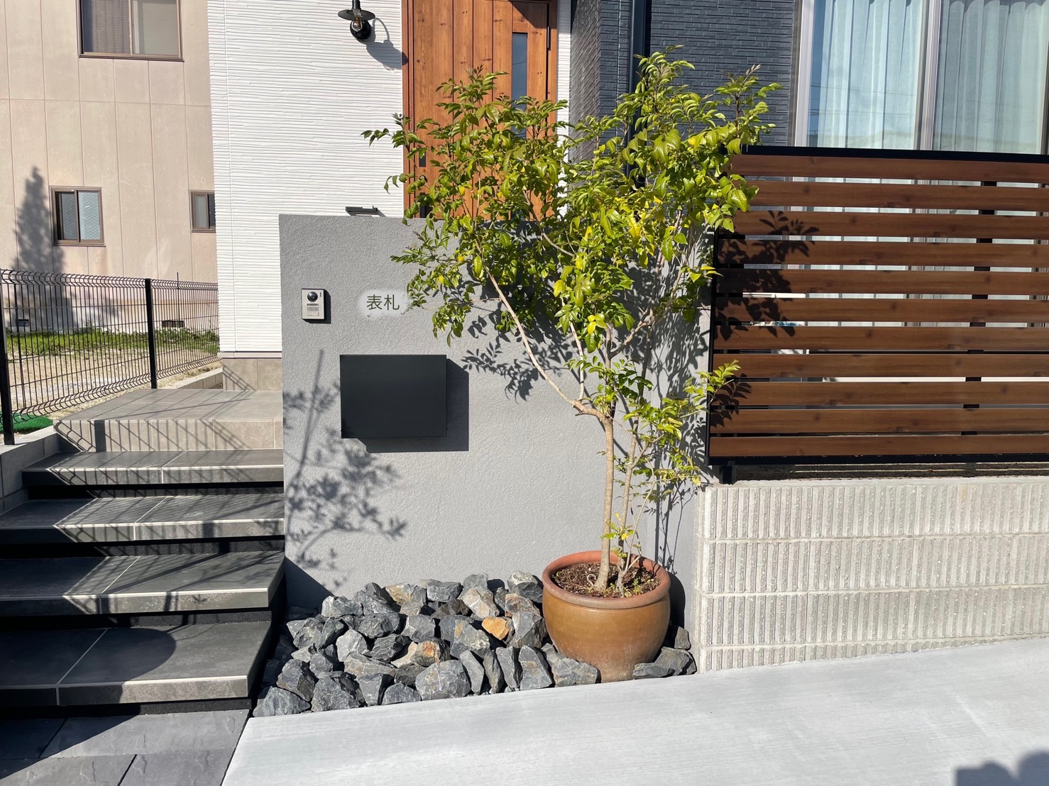 外構費用を抑える7つのコツ💡｜愛知で失敗しない外構工事の節約方法　名古屋の外構専門店パートナーホームのエクステリアトピックス　DIY　プランター|パートナーホーム