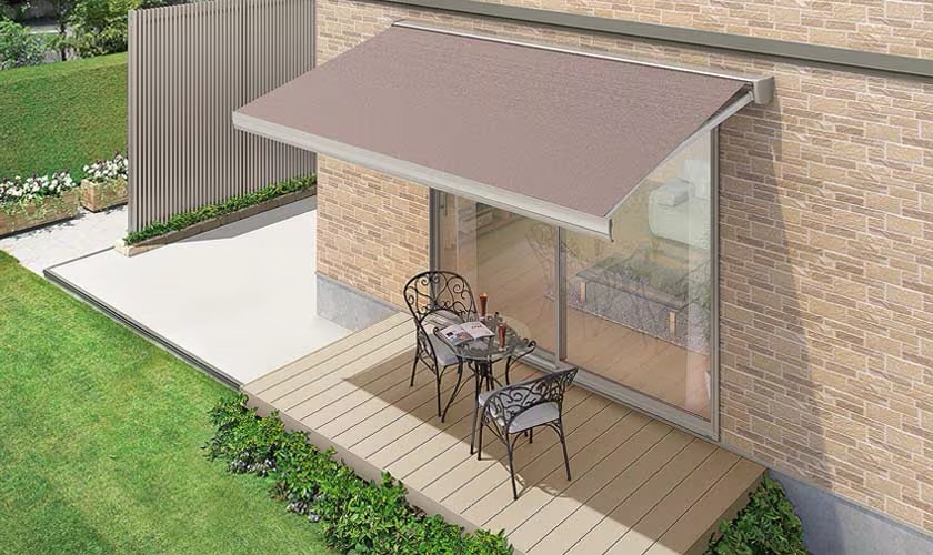 LIXIL　軒　ウッドデッキ　モダン　おしゃれ　エクステリア　愛知・名古屋の外構専門店パートナーホームのエクステリア　製品一覧　彩風　S型　彩風S型 2.0間×2.0m 電動リモコン式 アクリルキャンバス（アッシュブラウンA）|パートナーホーム