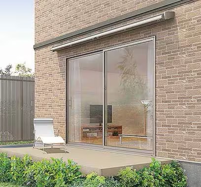 LIXIL　軒　ウッドデッキ　モダン　おしゃれ　エクステリア　愛知・名古屋の外構専門店パートナーホームのエクステリア　製品一覧　彩風　CR型　スクリーンは前枠にすっきり収納されます。|パートナーホーム