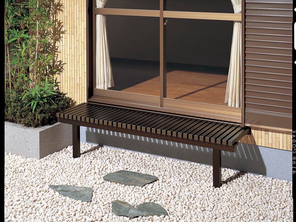 LIXIL　ぬれ縁・ガーデンストレージ【外構エクステリア商品】LIXIL　モダン　おしゃれ　エクステリア　愛知・名古屋の外構専門店パートナーホームのエクステリア　製品一覧　ぬれ縁3型　壁付タイプ　オータムブラウン|パートナーホーム