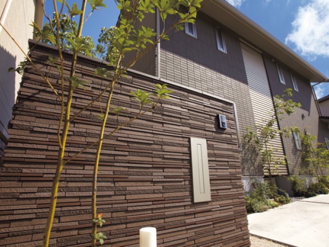 LIXIL　エクステリアタイル 笠木タイル【外構エクステリア商品】ルミノス　LIXIL　モダン　おしゃれ　エクステリア　愛知・名古屋の外構専門店パートナーホームのエクステリア　製品一覧　エクステリアタイル 外装壁タイル　門塀：ルミノスLNS-4 笠木：陶笠木TKG-4|パートナーホーム