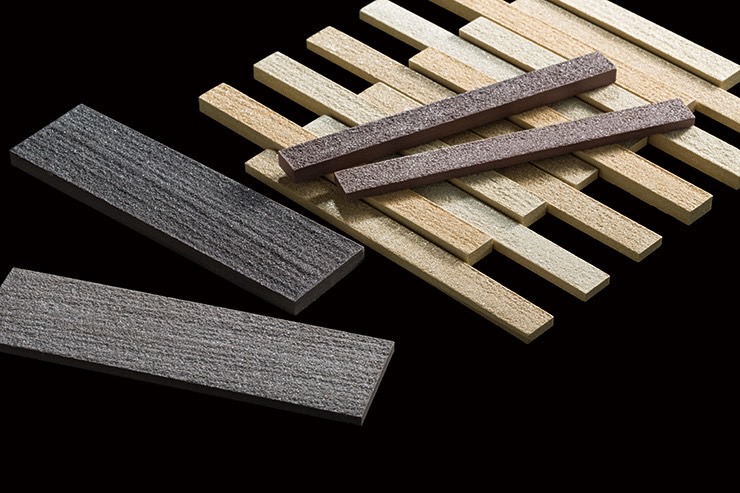 LIXIL　モダン　おしゃれ　エクステリア　愛知・名古屋の外構専門店パートナーホームのエクステリア　製品一覧　エクステリアタイル 外装壁タイル　サイモン　砂紋を模した優しい表情と、キラキラとした砂の質感が特長のタイルです。厚みの違うタイルを組み合わせることで、空間に落ち着いた陰影を与え、穏やかながらも高い品位を感じさせる壁面を創出します。|パートナーホーム