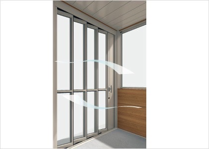 三協アルミ　モダン　おしゃれ　エクステリア　愛知・名古屋の外構専門店パートナーホームのエクステリア　製品一覧　X.スタイル（クロス.スタイル）　ガーデンルーム　ルーバー引戸 施錠したまま採風ができる機能窓「ルーバー引戸」。|パートナーホーム