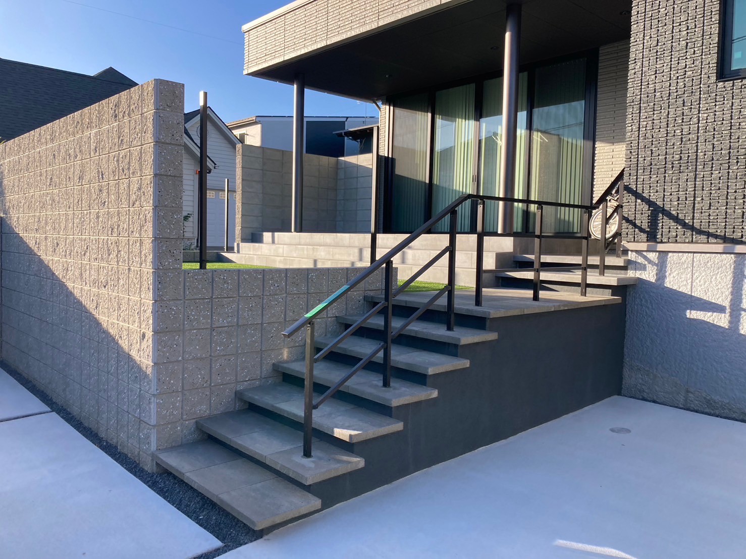 新築外構工事　施工事例　化粧ブロック　塀　門壁　ウォール　タイル　おしゃれ　パートナーホーム　お庭　愛知県名古屋市|パートナーホーム