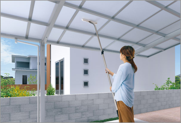 三協アルミ　モダン　おしゃれ　エクステリア　愛知・名古屋の外構専門店パートナーホームのエクステリア　製品一覧　X.スタイル（クロス.スタイル）　マルチルーフ　おそうじモップ「おっとせいM」 カーポートの屋根内側や高い場所のおそうじに便利です。|パートナーホーム