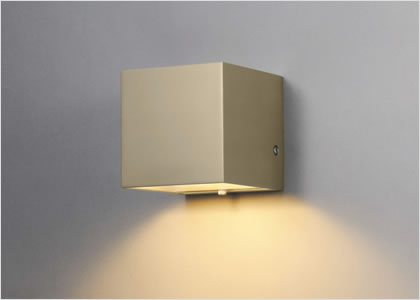 三協アルミ　モダン　おしゃれ　エクステリア　愛知・名古屋の外構専門店パートナーホームのエクステリア　製品一覧　機能ポール　クルポ　照明（AC100V） 当社推奨機種の取り付けが可能です。|パートナーホーム