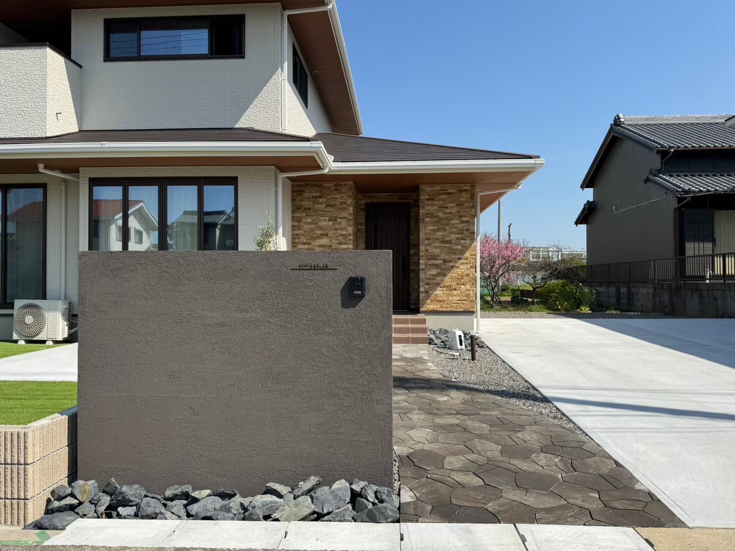 本日のつぶやき💬391【愛知・名古屋の外構工事専門店ブログ】|新築外構工事　エクステリア　施工事例　パートナーホーム　芝生　お庭　コンクリート　門塀|パートナーホーム