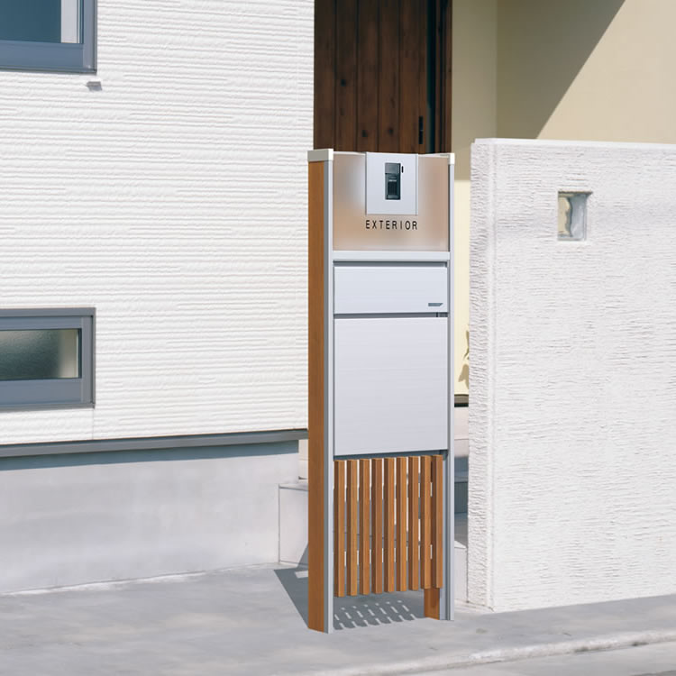 三協アルミ　モダン　おしゃれ　エクステリア　愛知・名古屋の外構専門店パートナーホームのエクステリア　製品一覧　機能ポール　スリムモダン　 YCL YCL（クラフトチェリー・サンシルバー） ポスト前面パネル〈KPSｰPTｰF〉／テレビインターホンカバー〈KPSｰTCｰH2〉／意匠パネル：たて格子パネル〈KPSｰ4P〉|パートナーホーム