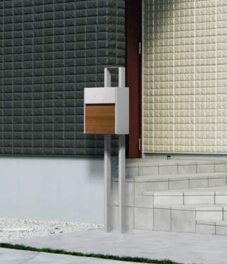 SWE型　ポール建てタイプ YCL（木調部：クラフトチェリー／形材部：サンシルバー）　三協アルミ　モダン　おしゃれ　エクステリア　愛知・名古屋の外構専門店パートナーホームのエクステリア　製品一覧　ポスト　SWE型　バリエーション|パートナーホーム