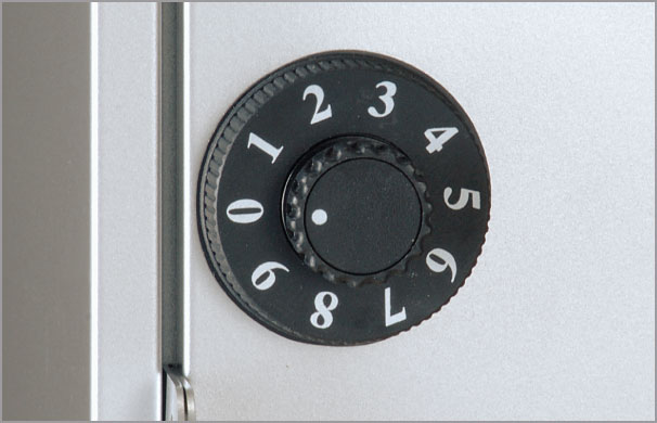三協アルミ　モダン　おしゃれ　エクステリア　愛知・名古屋の外構専門店パートナーホームのエクステリア　製品一覧　ポスト機能ユニット　簡易錠（ダイヤル式） 簡易錠（ダイヤル式）を標準装備しています。 ※ダイヤルの数字はアラビア数字です。|パートナーホーム