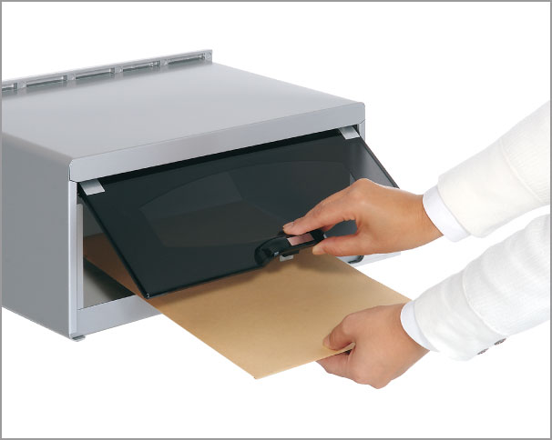 裏蓋（取り出し口） 　三協アルミ　モダン　おしゃれ　エクステリア　愛知・名古屋の外構専門店パートナーホームのエクステリア　製品一覧　ポスト　埋込み専用タイプ　HA型　|パートナーホーム